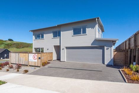 Photo of property in 166 Amesbury Drive, Churton Park, Wellington, 6037