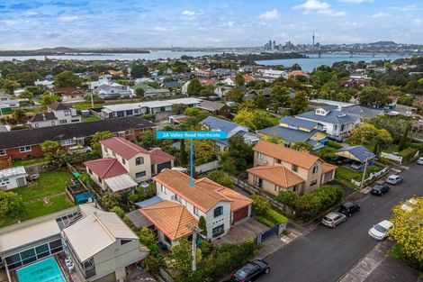 Photo of property in 1/2 Valley Road, Northcote, Auckland, 0626