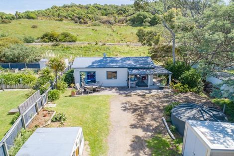 Photo of property in 64 Pinedale Crescent, Riversdale Beach, Masterton, 5872