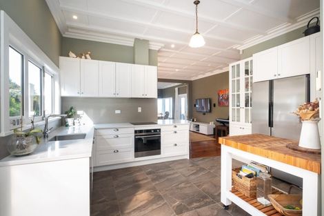 Photo of property in 15 Terrace Road, Bay View, Napier, 4104