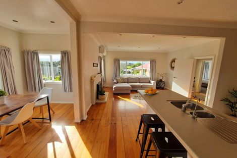 Photo of property in 18 Valley Road, Pukekohe, 2120
