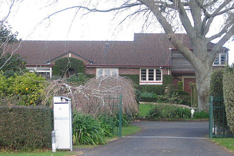 Photo of property in 40 Youngs Road, Papakura, 2110