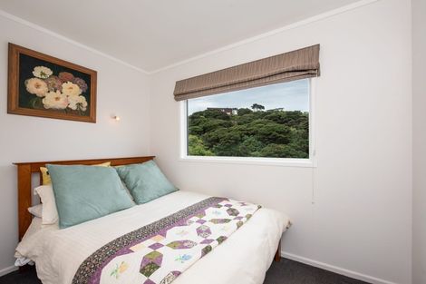 Photo of property in 52 Grays Road, Plimmerton, Porirua, 5026