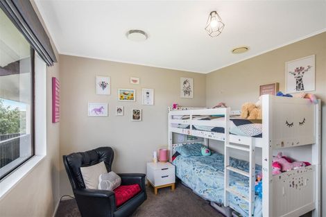 Photo of property in 140 Mark Avenue, Grenada Village, Wellington, 6037