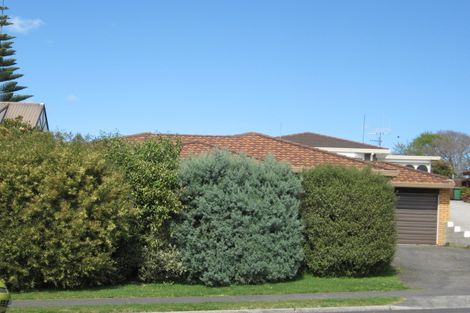 Photo of property in 16 Esmeralda Street, Welcome Bay, Tauranga, 3112