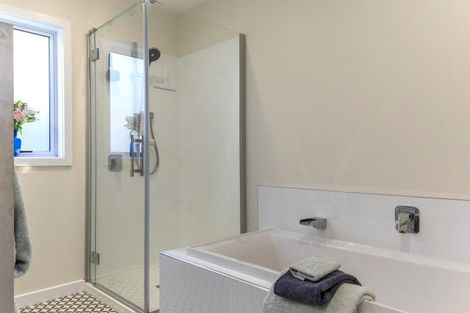 Photo of property in 24 Rainbow Drive, Rainbow Point, Taupo, 3330