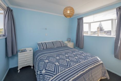 Photo of property in 6 Huia Street, Foxton Beach, Foxton, 4815