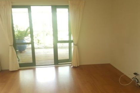 Photo of property in 938 East Coast Road, Northcross, Auckland, 0630