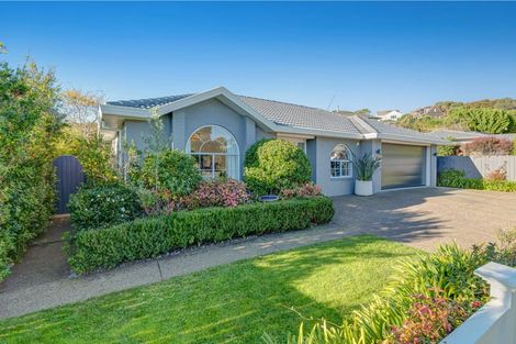 Photo of property in 19 Esther Place, Red Beach, 0932
