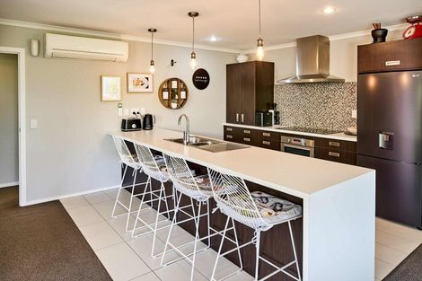 Photo of property in 60 Aotea Drive, Aotea, Porirua, 5024