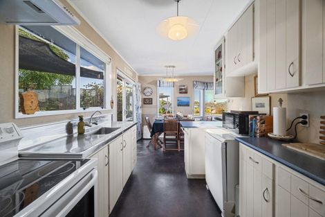 Photo of property in 11a Kinder Street, Acacia Bay, Taupo, 3330