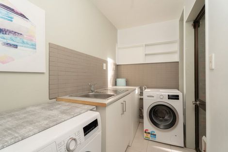 Photo of property in 37 Greyfriars Crescent, Tawa, Wellington, 5028