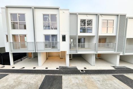 Photo of property in 12/9 Aeroview Drive, Beach Haven, Auckland, 0626