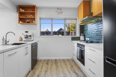 Photo of property in 73 Dunns Avenue, The Pines Beach, 7630