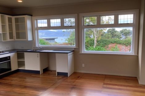 Photo of property in 3 Singers Road, Korokoro, Lower Hutt, 5012