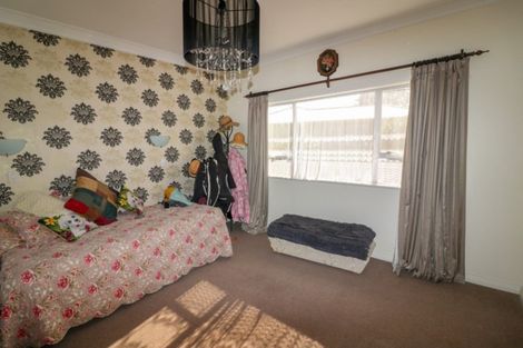 Photo of property in 32 Queen Street, Dannevirke, 4930