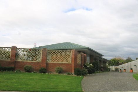 Photo of property in 4 Rothesay Place, Highbury, Palmerston North, 4412