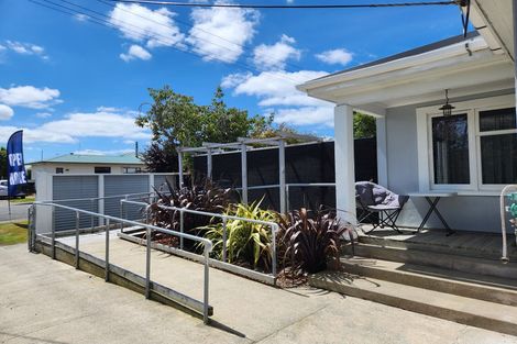 Photo of property in 15 Queen Street, Winton, 9720