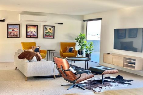 Photo of property in 35 Minaret Ridge, Wanaka, 9305