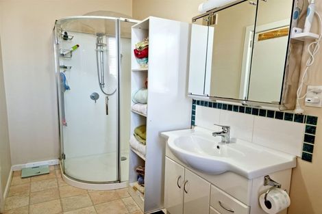 Photo of property in 14 Lincoln Street, Picton, 7220