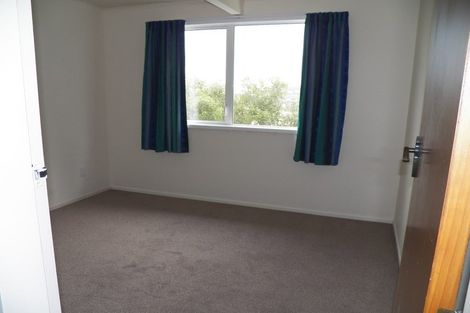 Photo of property in 33a Edgecombe Street, Newlands, Wellington, 6037