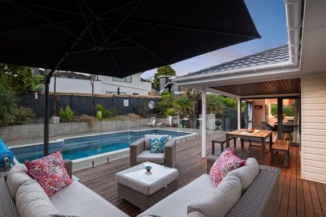 Photo of property in 83b William Bayes Place, Red Beach, 0932