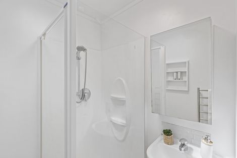 Photo of property in 2/6 Ingram Street, Papakura, 2110