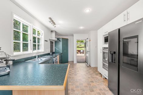 Photo of property in 14 Chichester Drive, Pinehaven, Upper Hutt, 5019