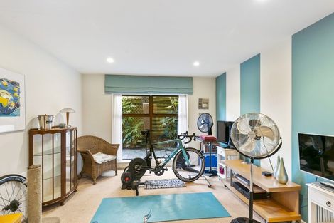 Photo of property in 24 Satara Crescent, Khandallah, Wellington, 6035