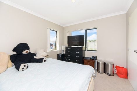 Photo of property in 12 Mediterranean Way, Goodwood Heights, Auckland, 2105