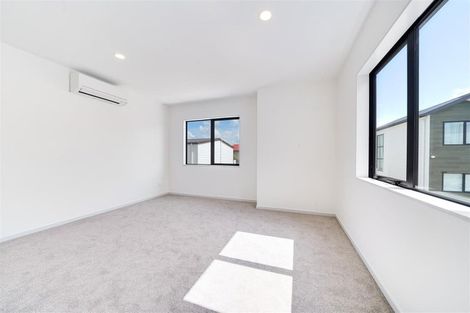 Photo of property in 14 Matukutureia Lane, Manurewa, Auckland, 2102