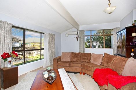 Photo of property in 7b Kelvin Road, Papakura, 2110