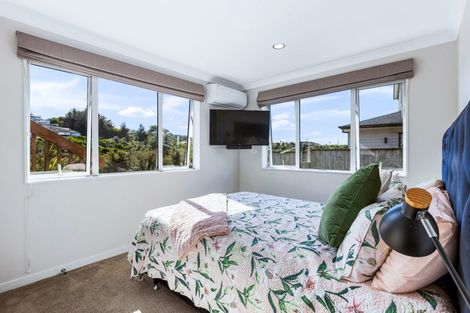 Photo of property in 9 Taraire Place, Orewa, 0931