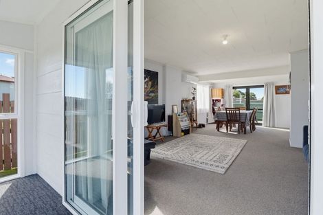 Photo of property in 64 Rhodes Drive, Kelvin Grove, Palmerston North, 4414