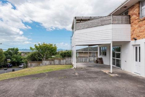 Photo of property in 1 Wakeling Avenue, Te Atatu South, Auckland, 0610