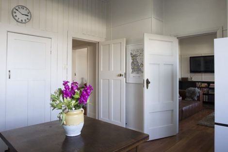 Photo of property in 45 Napier Terrace, Hospital Hill, Napier, 4110