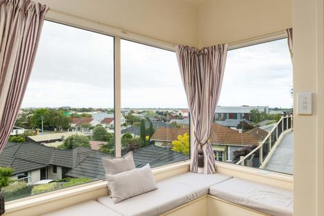 Photo of property in 1/7 Ball Lane, Redcliffs, Christchurch, 8081