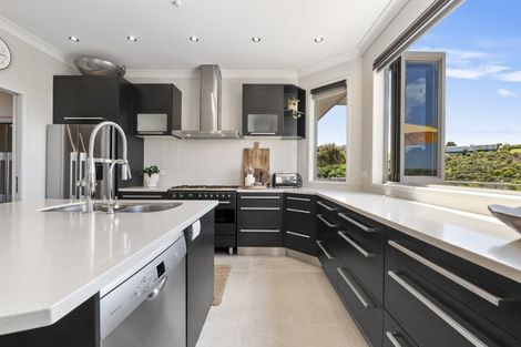 Photo of property in 64 Balboa Drive, Matakatia, Whangaparaoa, 0930