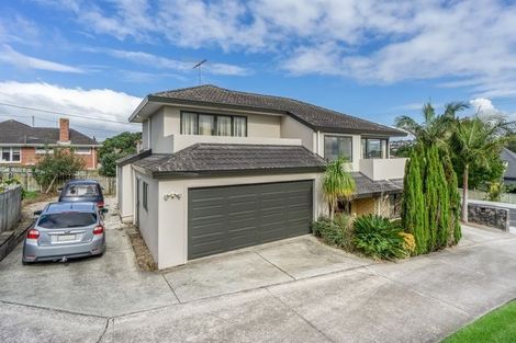 Photo of property in 2/49 College Road, Northcote, Auckland, 0627