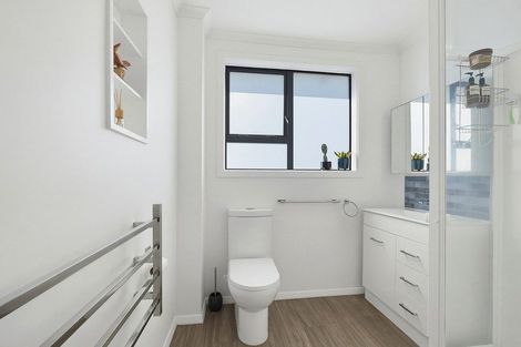 Photo of property in 110 Main Road, Titahi Bay, Porirua, 5022
