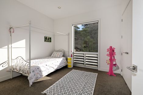 Photo of property in 27 Cochran Road, Oratia, Auckland, 0604