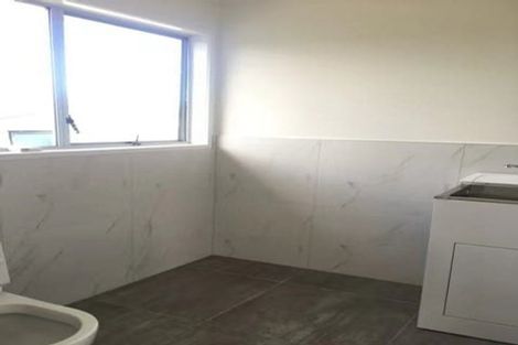 Photo of property in 22 Blanche Way, Half Moon Bay, Auckland, 2012