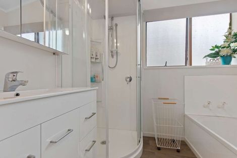 Photo of property in 24 Tawhara Place, Edgecumbe, 3120