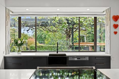 Photo of property in 12 Lennon Grove, Havelock North, 4130