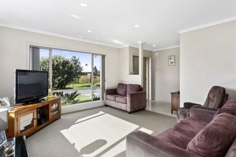 Photo of property in 4 Palomino Place, Papamoa Beach, Papamoa, 3118