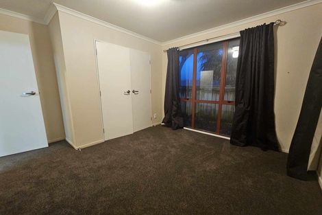 Photo of property in 37 Mcewen Crescent, Riverstone Terraces, Upper Hutt, 5018