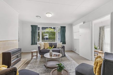 Photo of property in 10 Findlay Street, Tawa, Wellington, 5028