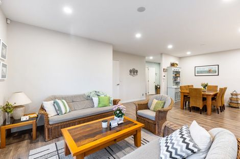 Photo of property in 21 Flavell Drive, Orewa, 0931