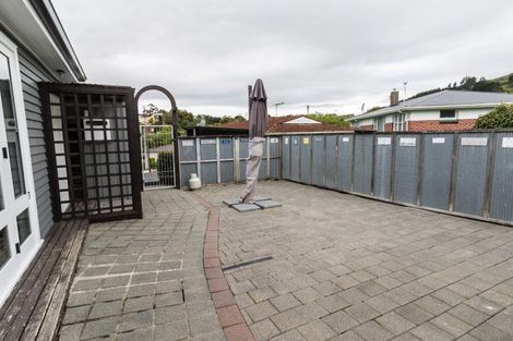 Photo of property in 30c Collins Avenue, Tawa, Wellington, 5028
