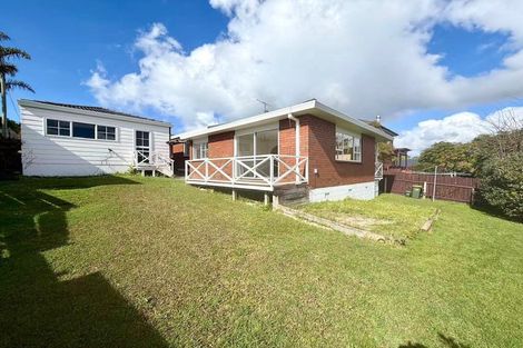 Photo of property in 2/71 Browns Bay Road, Browns Bay, Auckland, 0630